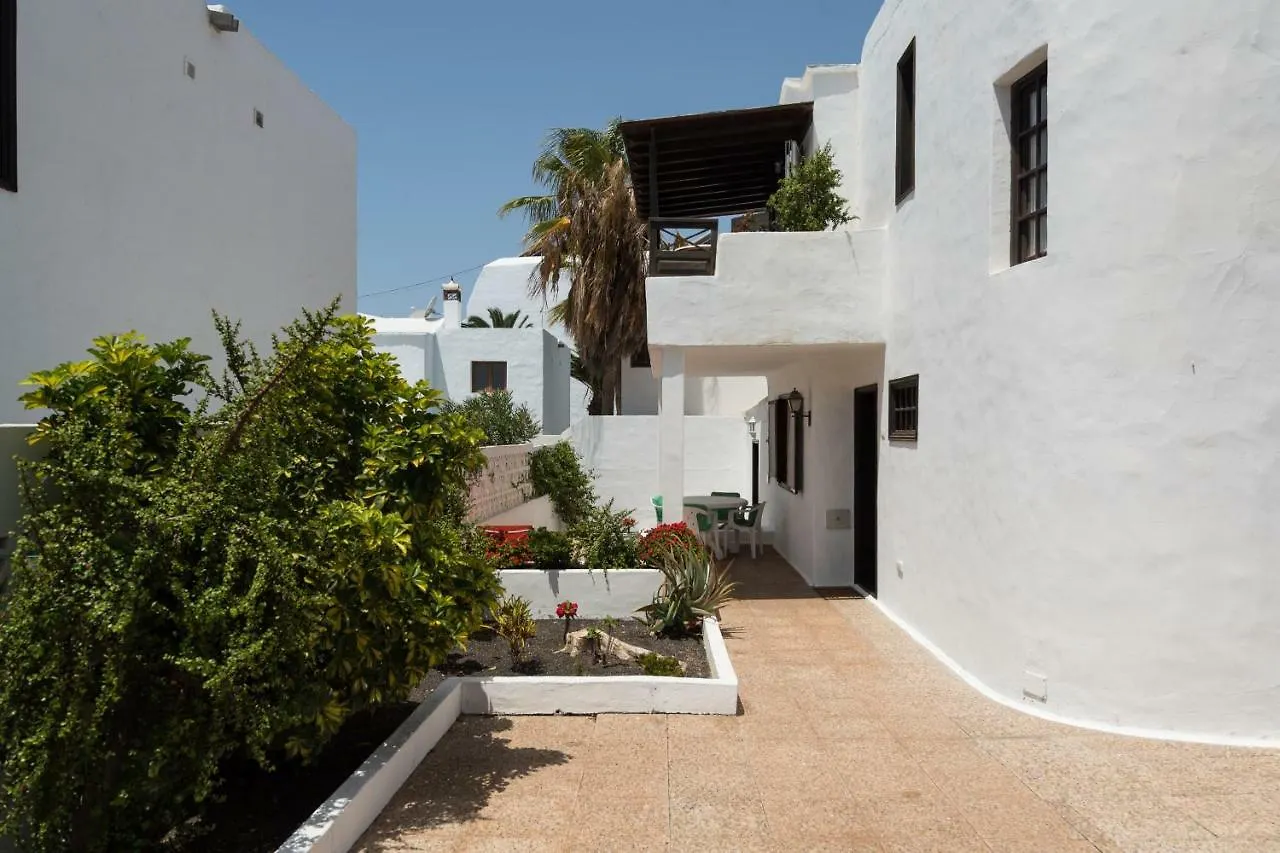 2Br Beach House - Solarium & Shower Terrace - 13 Puerto del Carmen  Spain
