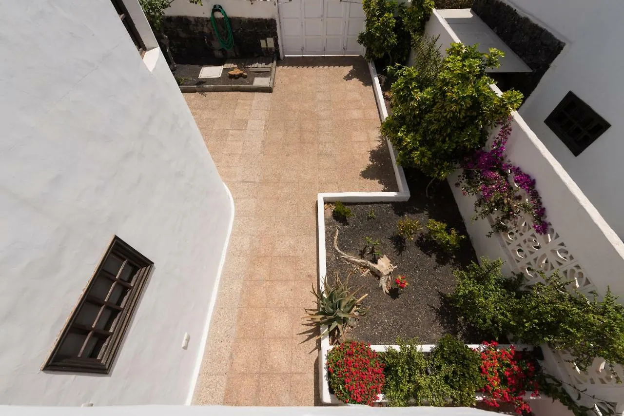 2Br Beach House - Solarium & Shower Terrace - 13 Puerto del Carmen  0*, Puerto del Carmen (Lanzarote) Spain