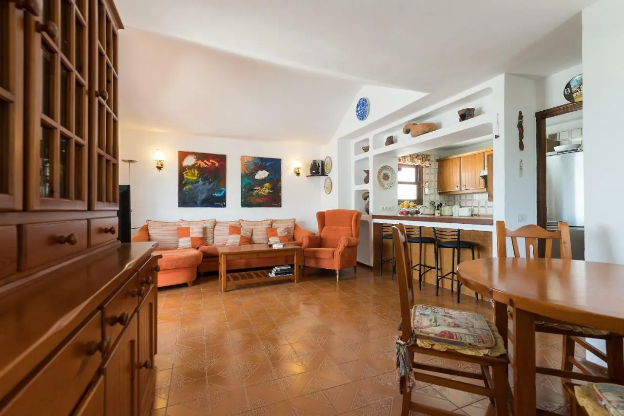 2Br Beach House - Solarium & Shower Terrace - 13 Puerto del Carmen  Puerto del Carmen (Lanzarote)